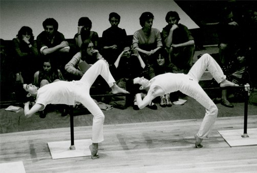 המבט והגוף הרוקד: בין צורת הבמה לחוויות ההסתכלות